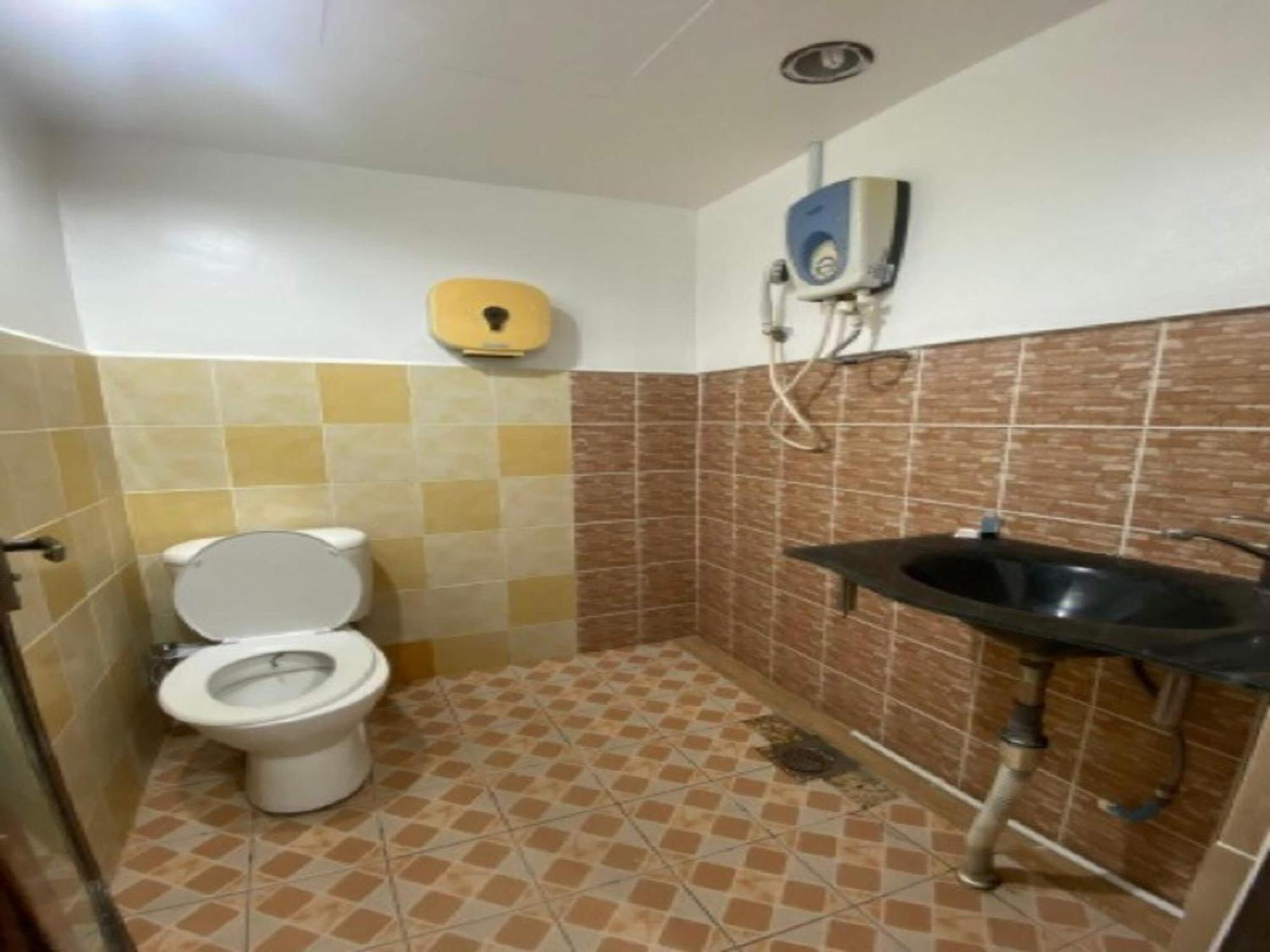 Oyo 90979 Sianglory Inn Kota Kinabalu Dış mekan fotoğraf